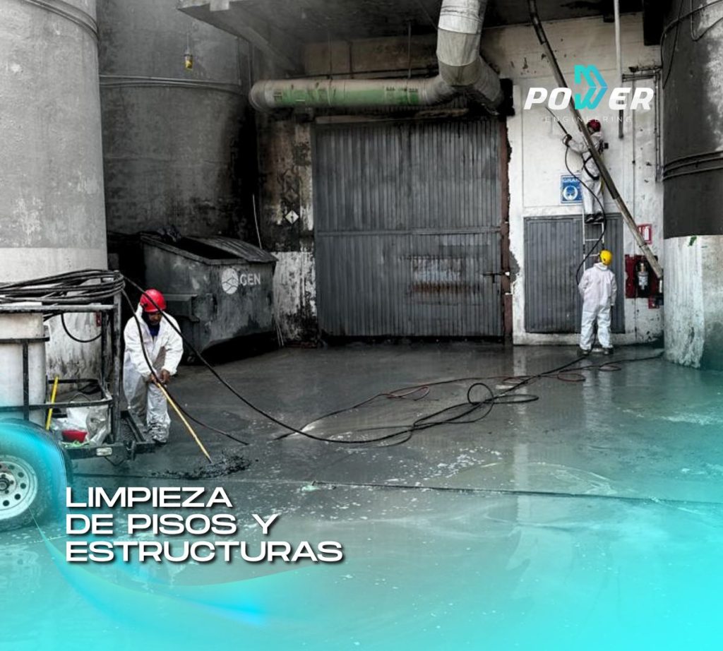 Lavado a presión de pisos y estructuras industriales por personal de Power Engineering
